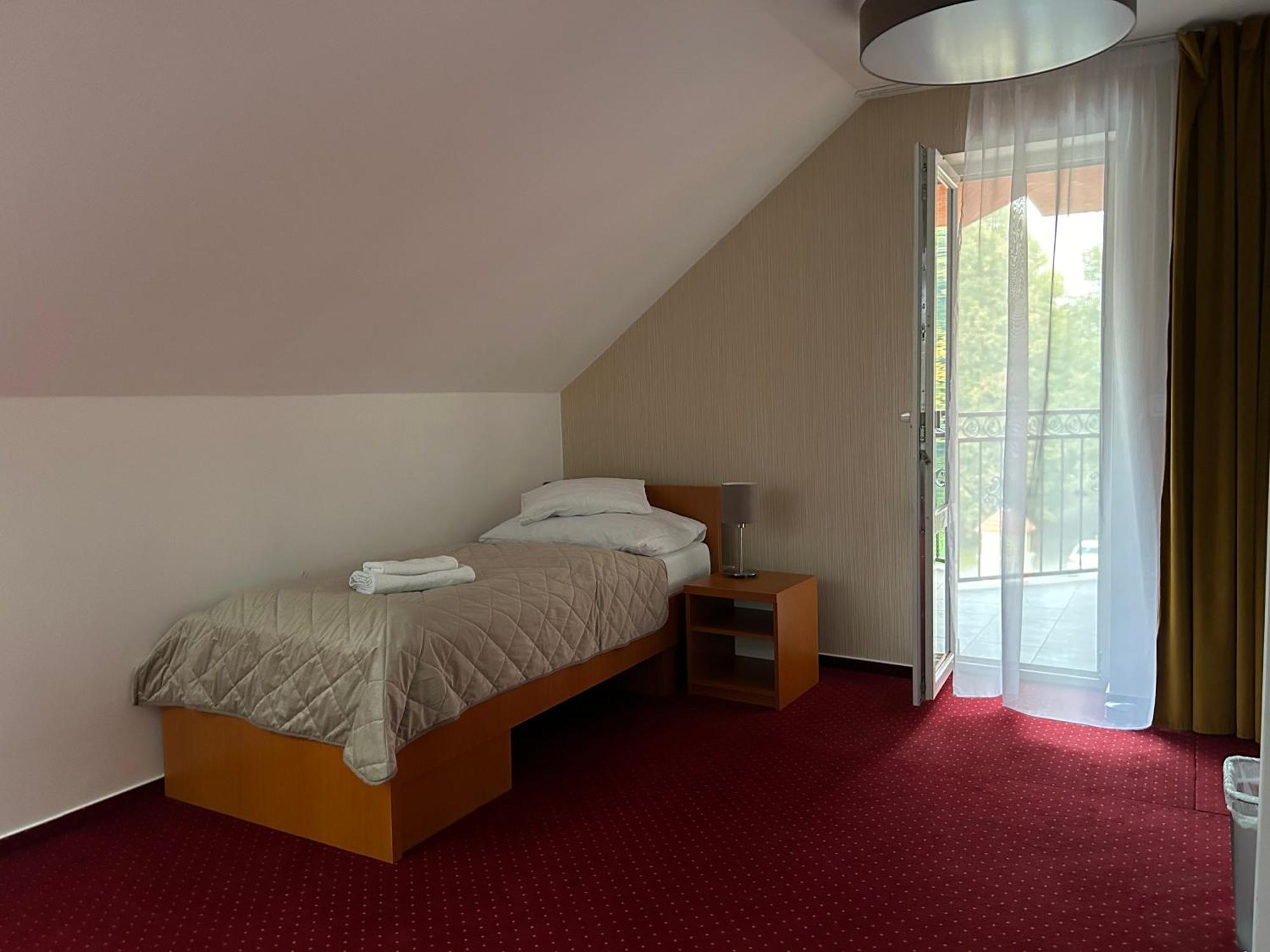 Hotel Evan U Hoffera Topoľčany Extérieur photo