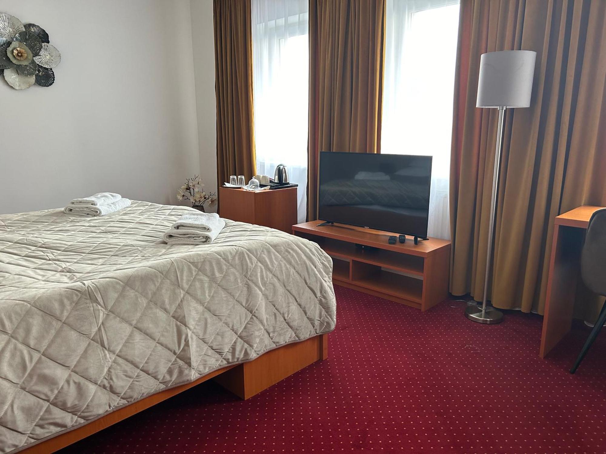 Hotel Evan U Hoffera Topoľčany Extérieur photo