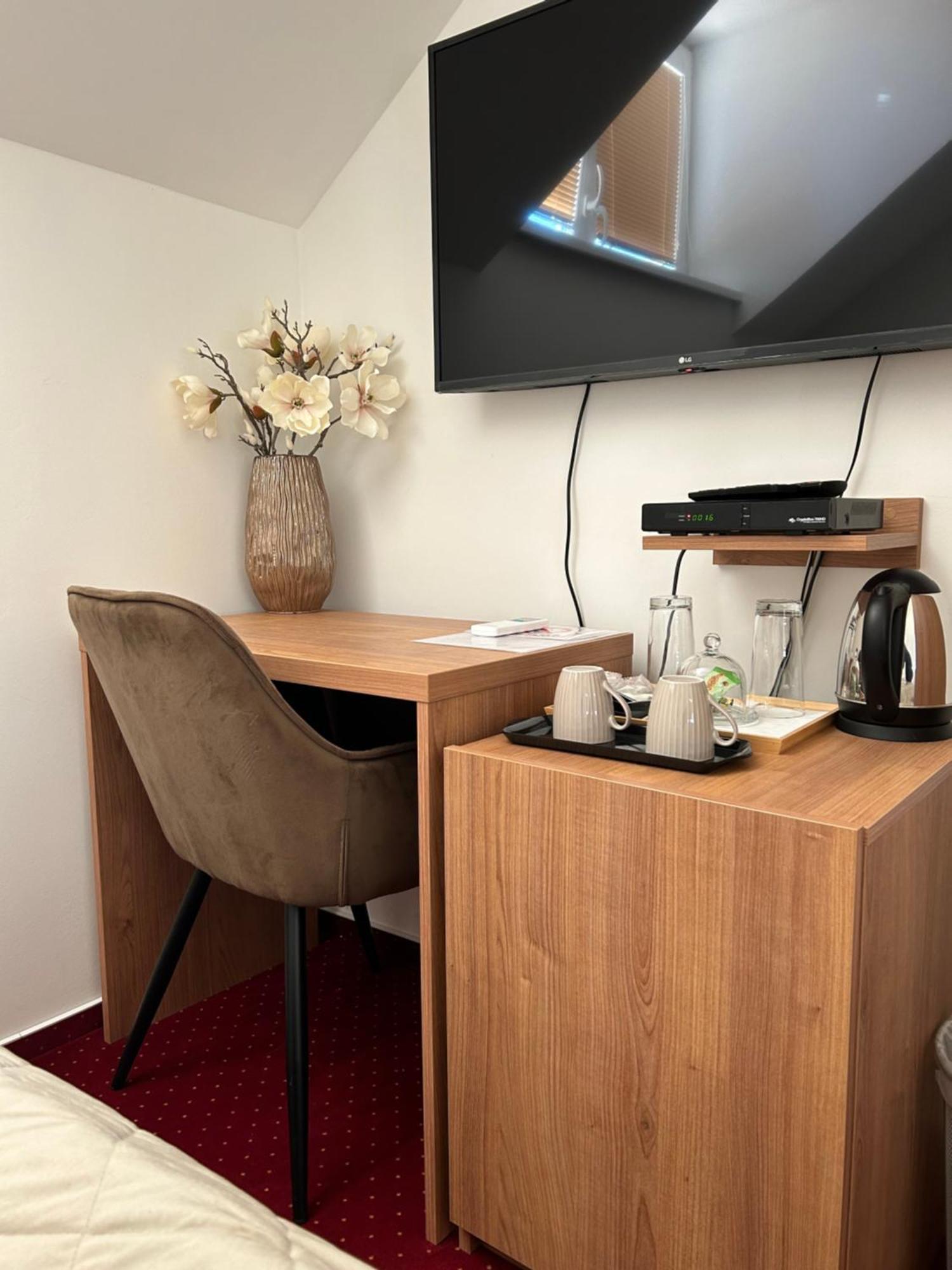 Hotel Evan U Hoffera Topoľčany Extérieur photo