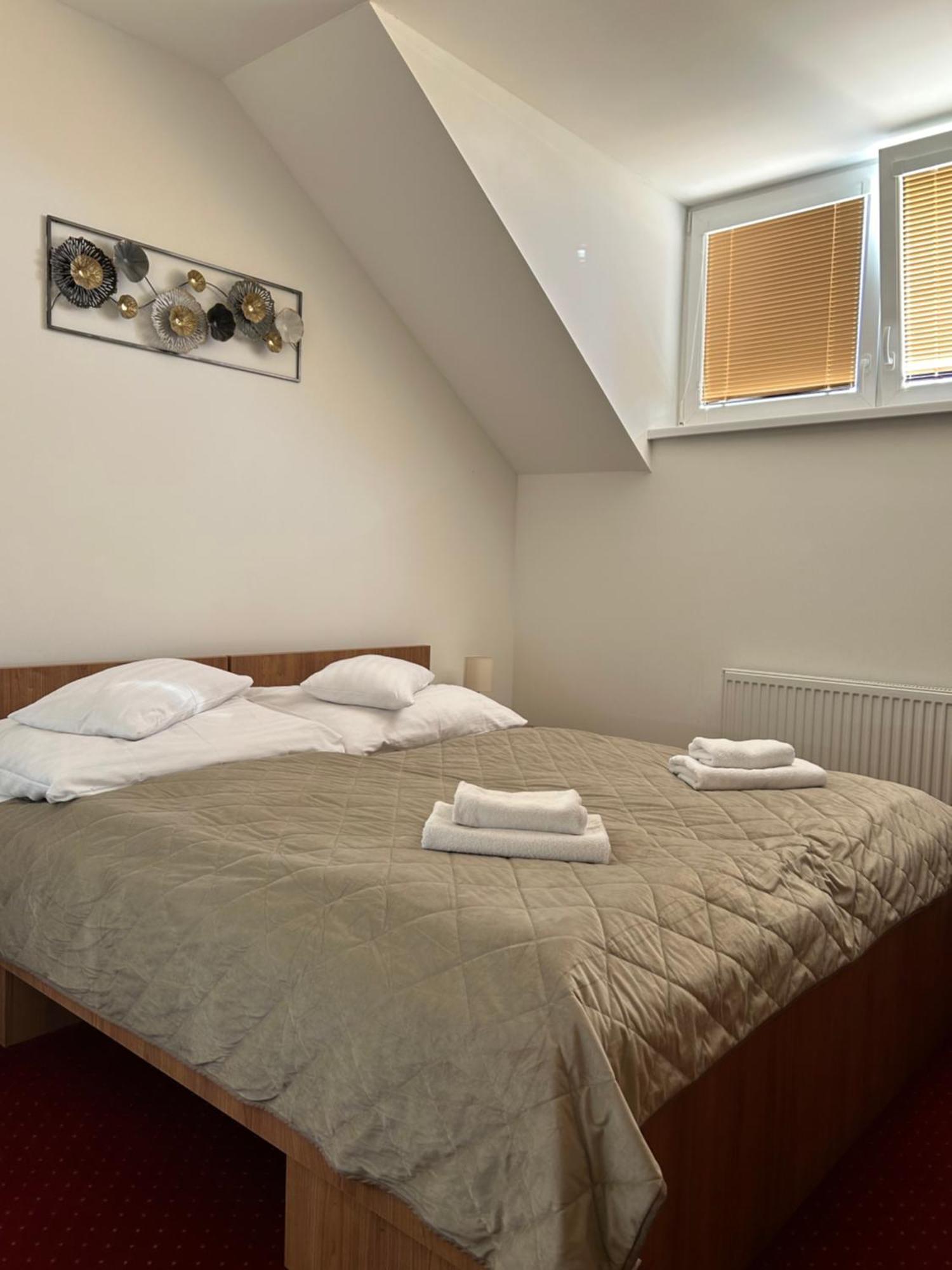 Hotel Evan U Hoffera Topoľčany Extérieur photo