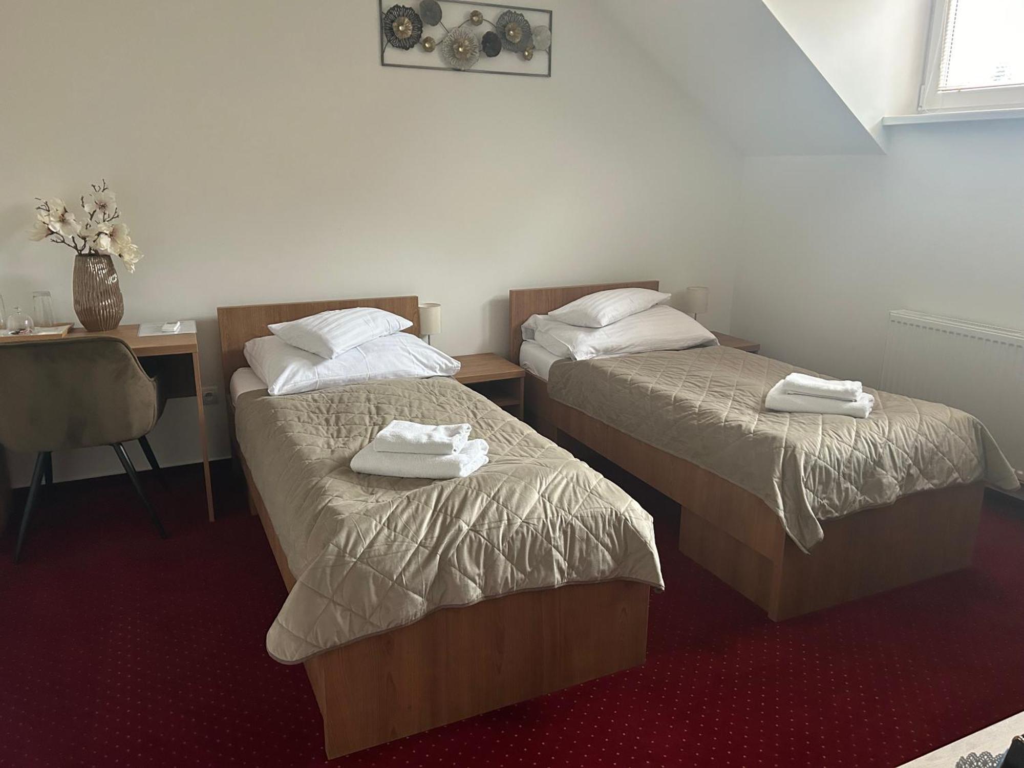 Hotel Evan U Hoffera Topoľčany Extérieur photo