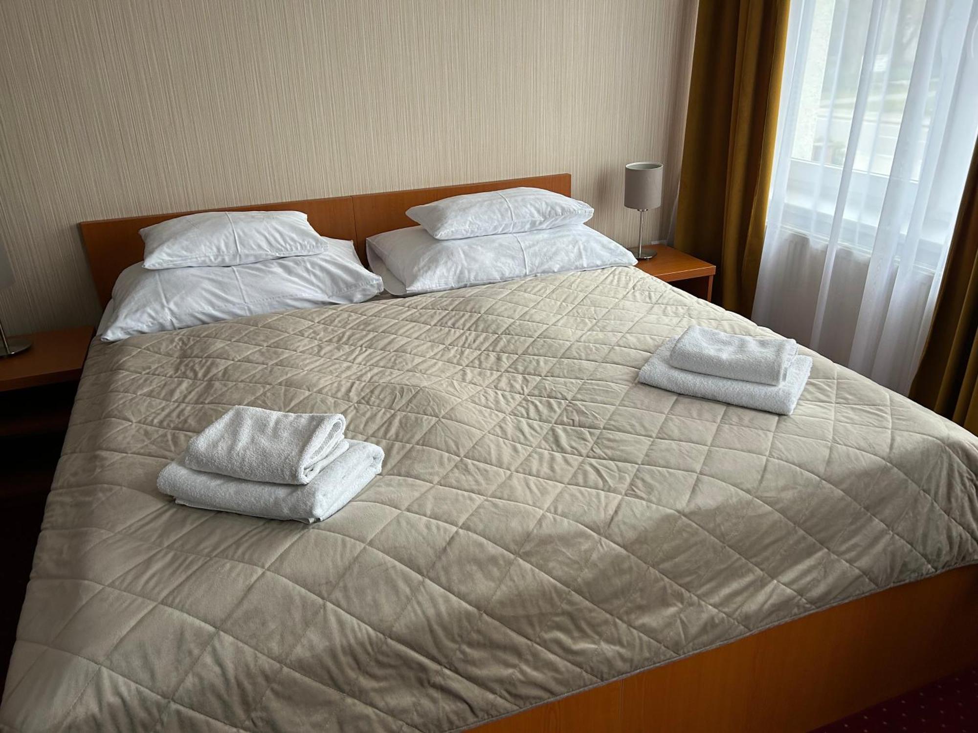 Hotel Evan U Hoffera Topoľčany Extérieur photo
