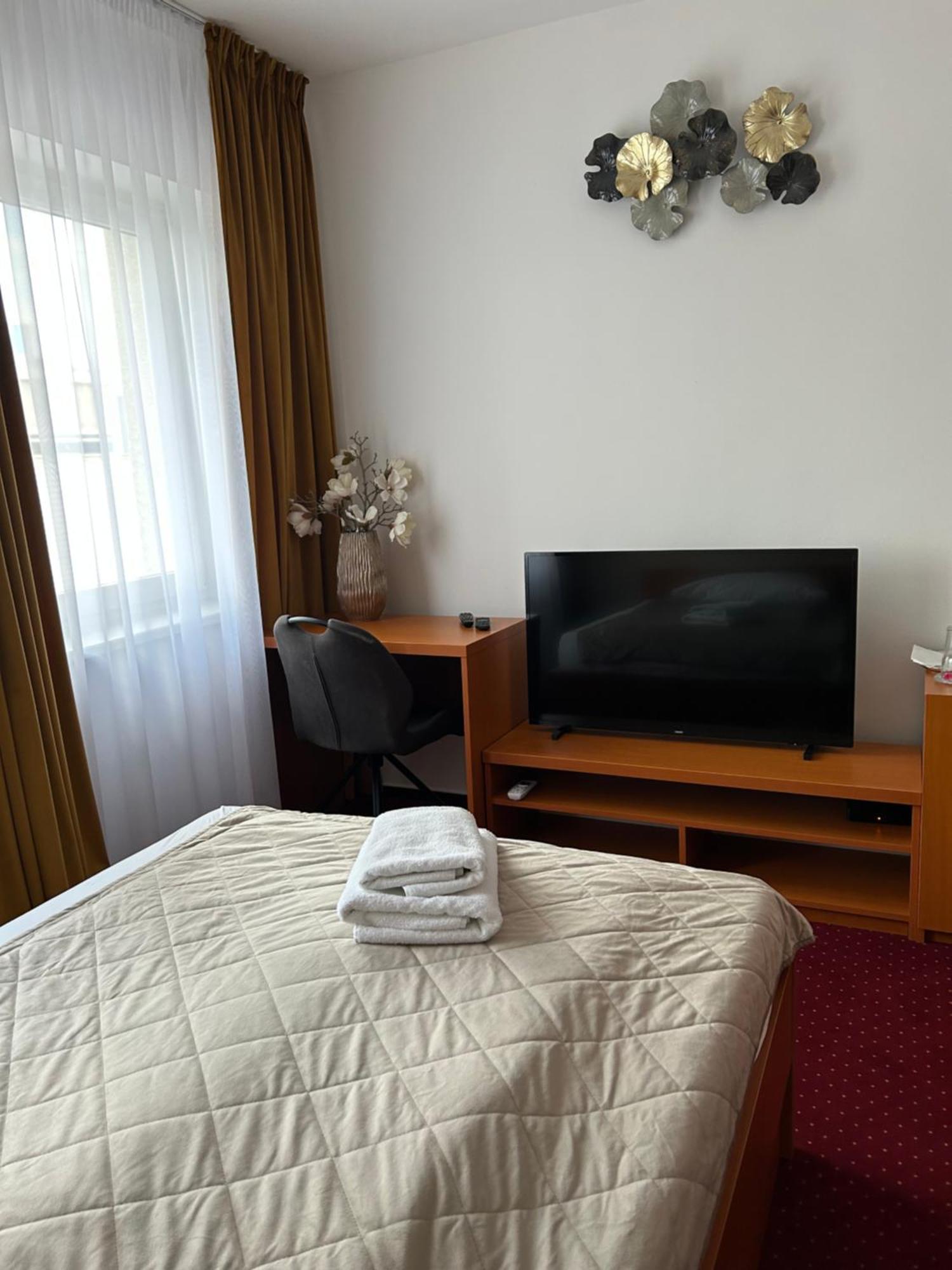 Hotel Evan U Hoffera Topoľčany Extérieur photo