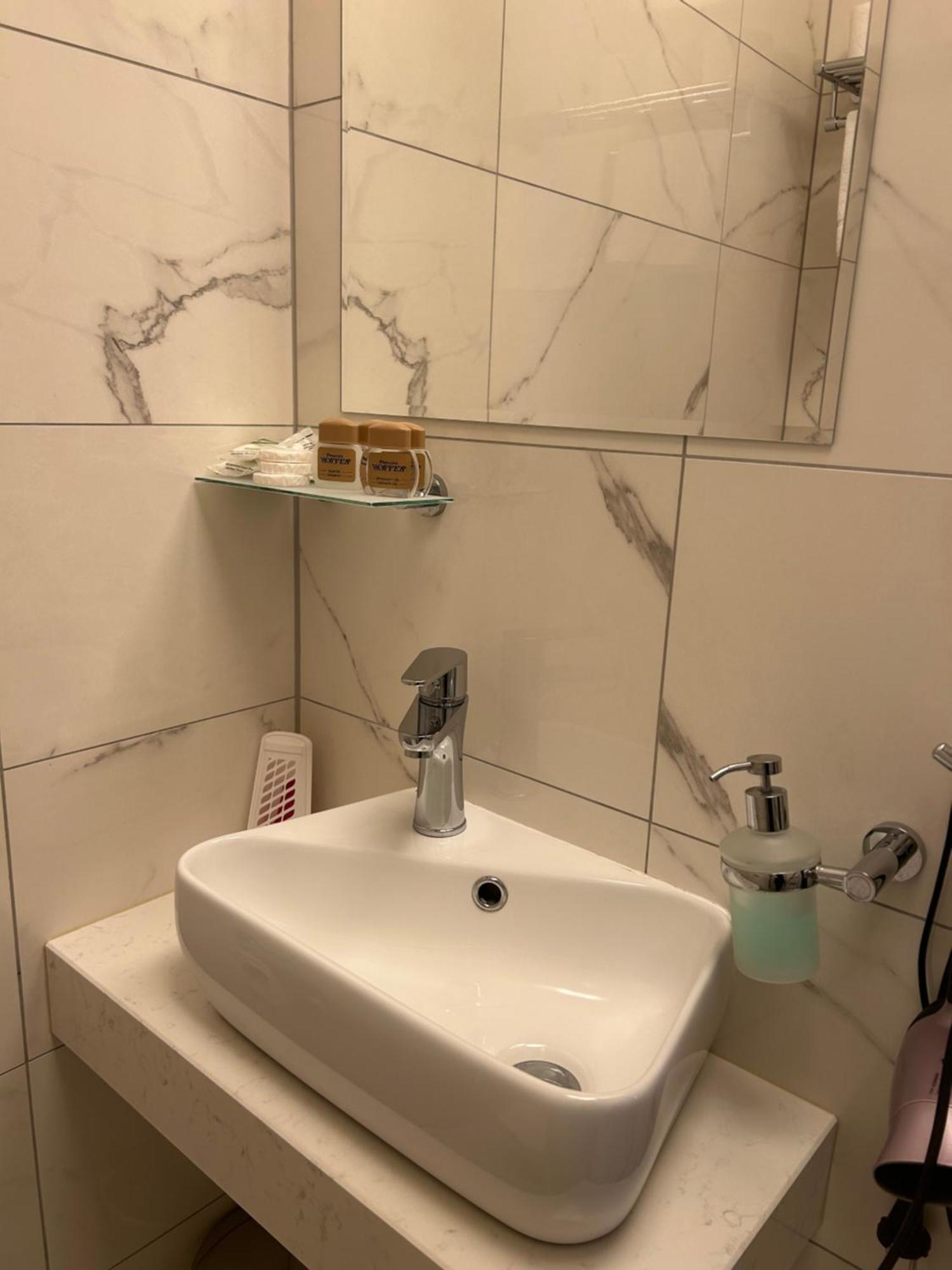 Hotel Evan U Hoffera Topoľčany Extérieur photo