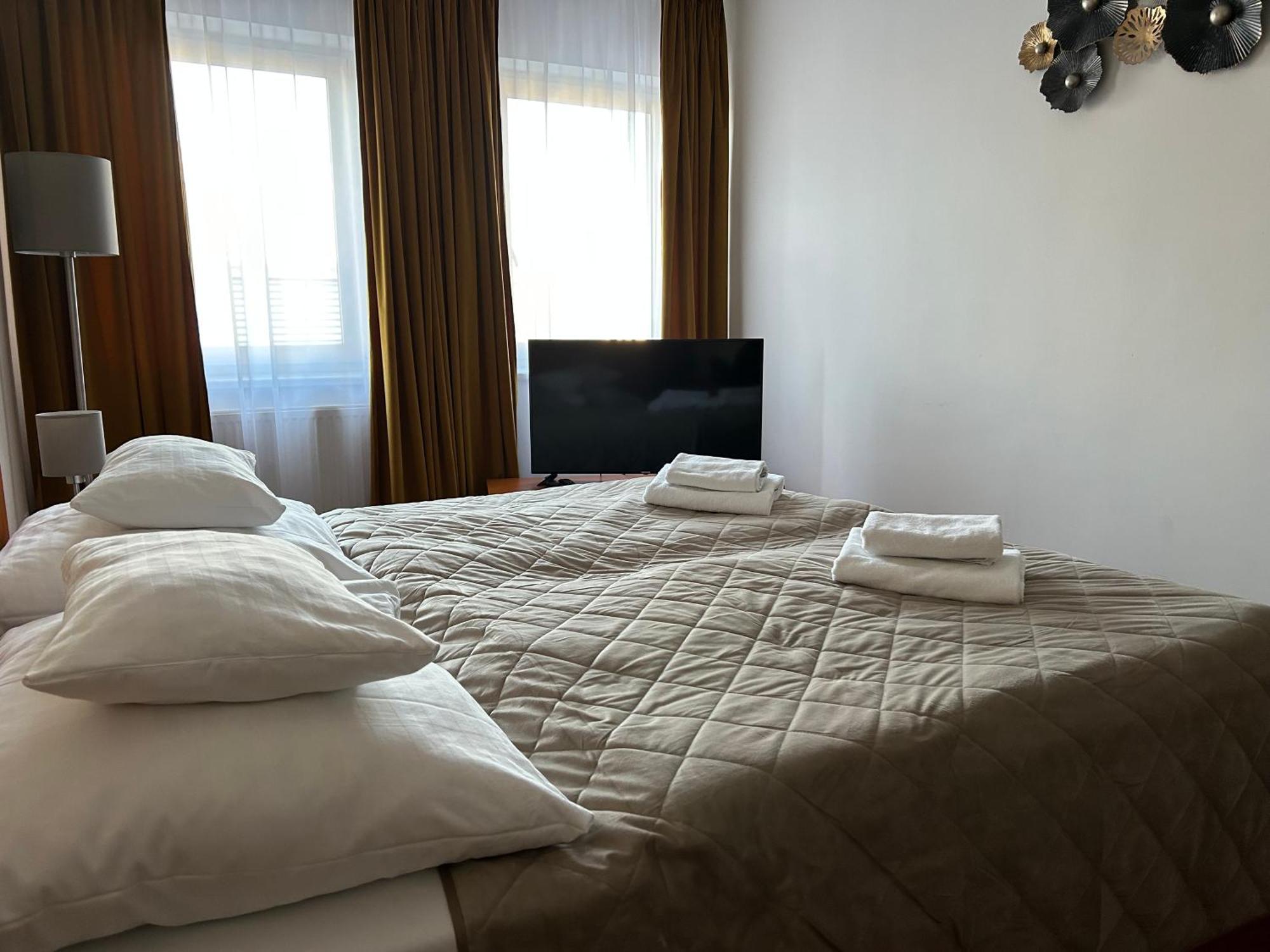 Hotel Evan U Hoffera Topoľčany Extérieur photo