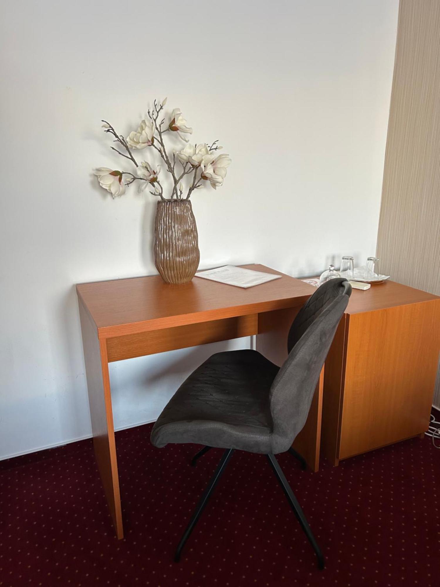 Hotel Evan U Hoffera Topoľčany Extérieur photo