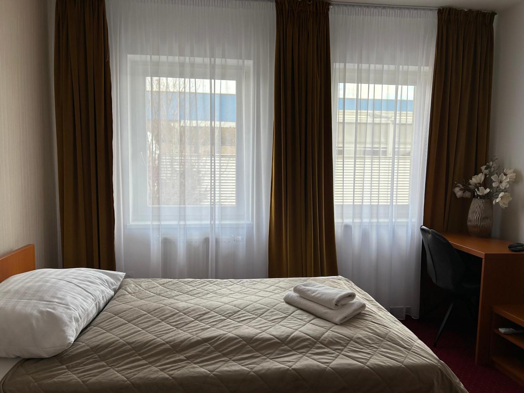 Hotel Evan U Hoffera Topoľčany Extérieur photo